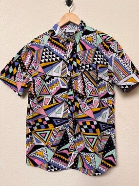 Men's 80's Style Button Down Shirt - Size Medium